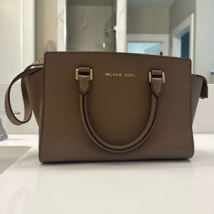 Micheal Kors Purse
